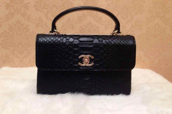 香奈儿的包包贵吗 香奈儿的包包为什么那么贵呢