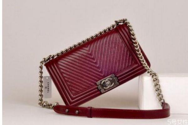 香奈儿的包包贵吗 香奈儿的包包为什么那么贵呢