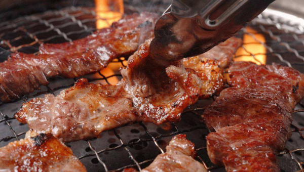 电烤盘烤肉用什么油,电烤盘怎么烤肉好吃图1