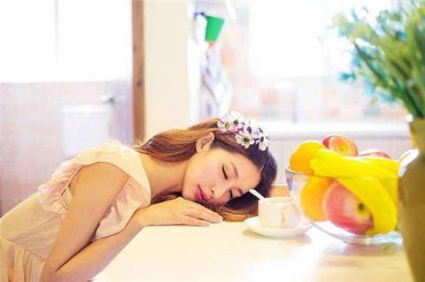 进阶性肢体接触