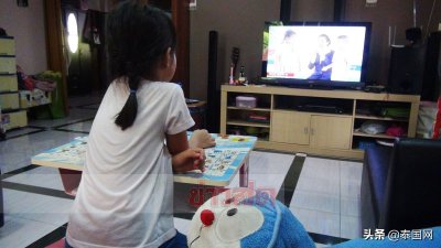 ​泰国开网课首日：学生抱怨无趣，想回学校上课