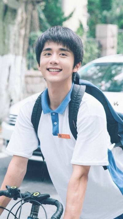 95后“新晋男神”张新成，艺考拿下四大院校大满贯