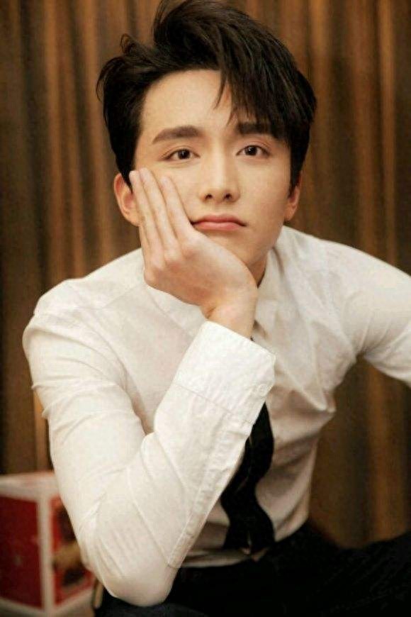 95后“新晋男神”张新成，艺考拿下四大院校大满贯