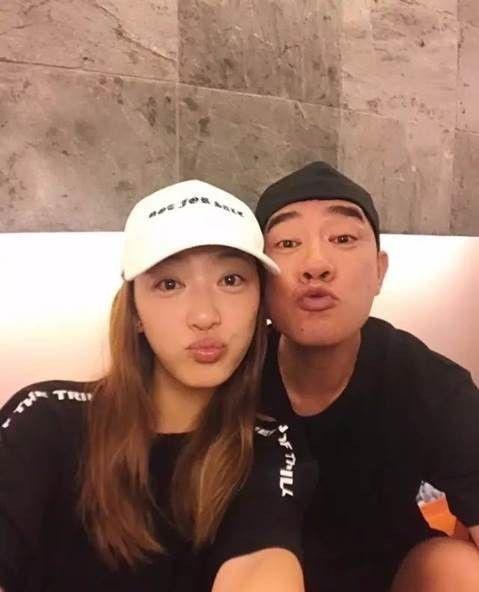 应采儿曝光陈小春童年照，这样照片竟然和儿子一模一样！