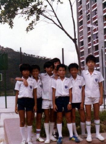 应采儿曝光陈小春童年照，这样照片竟然和儿子一模一样！