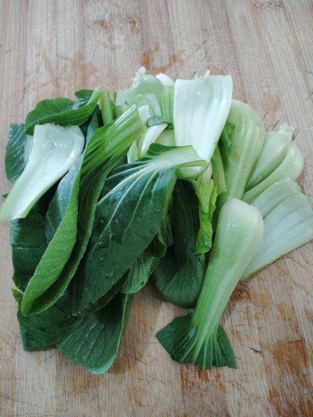 炒河粉的家常做法和配方窍门（营养丰富色泽诱人）(4)