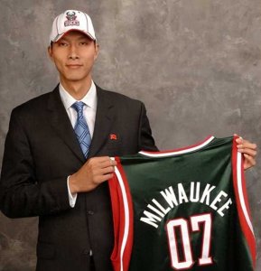 ​易建联身高(易建联的身体天赋不输杜兰特)