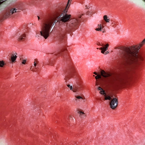 ​夏天吃什么水果好（这四种食物补充维C水分）