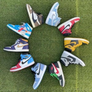 ​活久见？AJ1北卡蓝＂UNC＂摆进奥特莱斯被扫货，炒卖价超2000+！