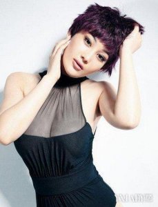 ​曝张馨予的胸有多大 张馨予酥胸半露