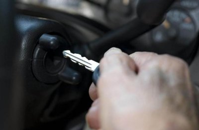 ​顶级豪车钥匙长啥样？柯尼塞格是最酷颜值担当，法拉利输得最惨