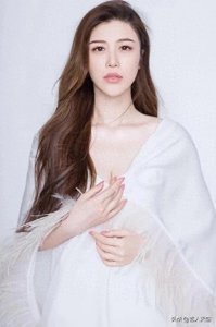 ​葛天—— 美艳动人，知性柔美女人味十足