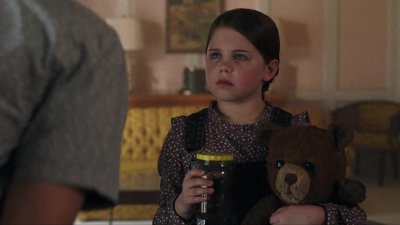 ​现在玩具熊都开始杀人了 恐怖片《假想朋友》首曝预告