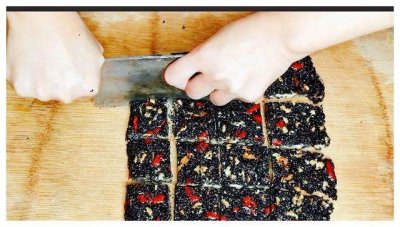 ​阿胶糕的制作方法(芝麻核桃阿胶糕的制作方法)