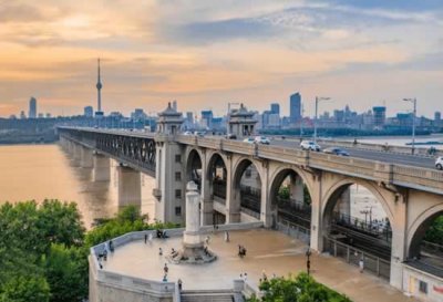 ​湖北有哪些大学排名及分数线（湖北省大学录取分数线排名华中科技大学遥遥领先