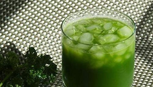 用榨汁机怎样榨芹菜汁