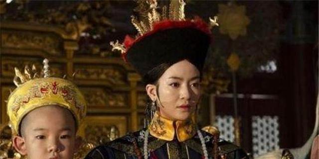 隆裕太后签了退位诏书，却心中难安，终抑郁至死，死后葬礼很风光