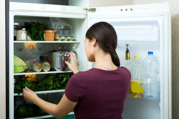 热水能放冰箱里降温,刚倒的热水能不能放到冰箱里图3