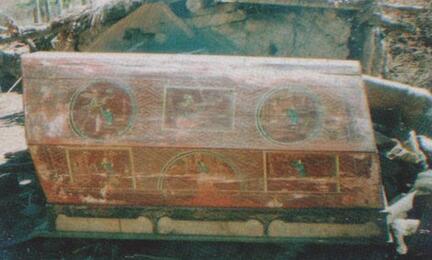 黄河透明棺材事件图（黄河清淤泥挖出诡异透明棺材）(3)