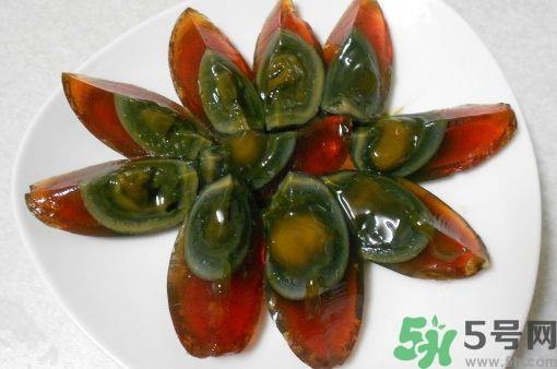 皮蛋是热性还是凉性?皮蛋是凉性的吗?