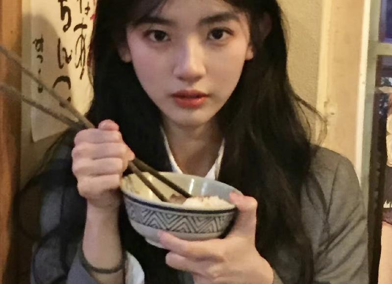 被抱在墙上C是什么感觉（抱女生是什么感觉）