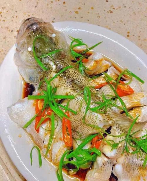清蒸鲈鱼要蒸几分钟（清蒸鲈鱼的做法）