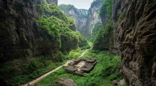 四川的天坑(四川天坑地裂)-第1张图片-