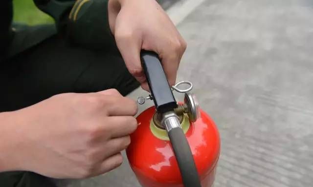 水基型灭火器可以扑灭带电火灾吗