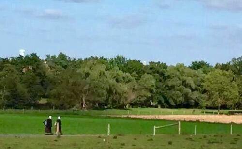 脚尖上的世界, 生活在最发达国家的“古代人”!