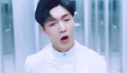 敲可爱的“逗号刘海”你的男神张艺兴鹿晗都在留你却还不知道?