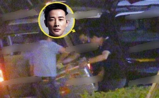 唐嫣罗晋合体过中秋，夫妇二人穿情侣装现身家宴，罗晋实力护妻