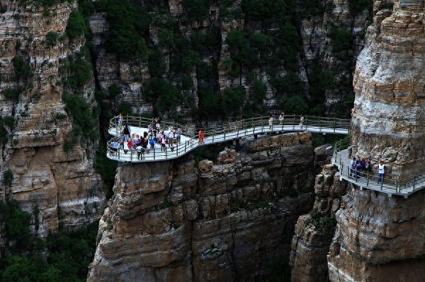 北京及周边玻璃栈道盘点 六大玻璃栈道你想去哪个