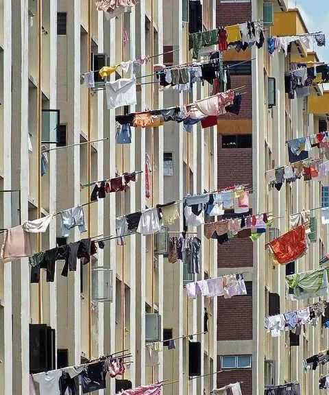 晚上衣服可以晾在外面吗,晚上衣服可以晾在外面