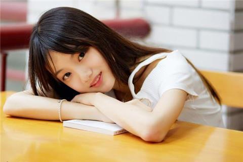 女生回微信很慢还要追吗？ 为什么女生回微信很慢