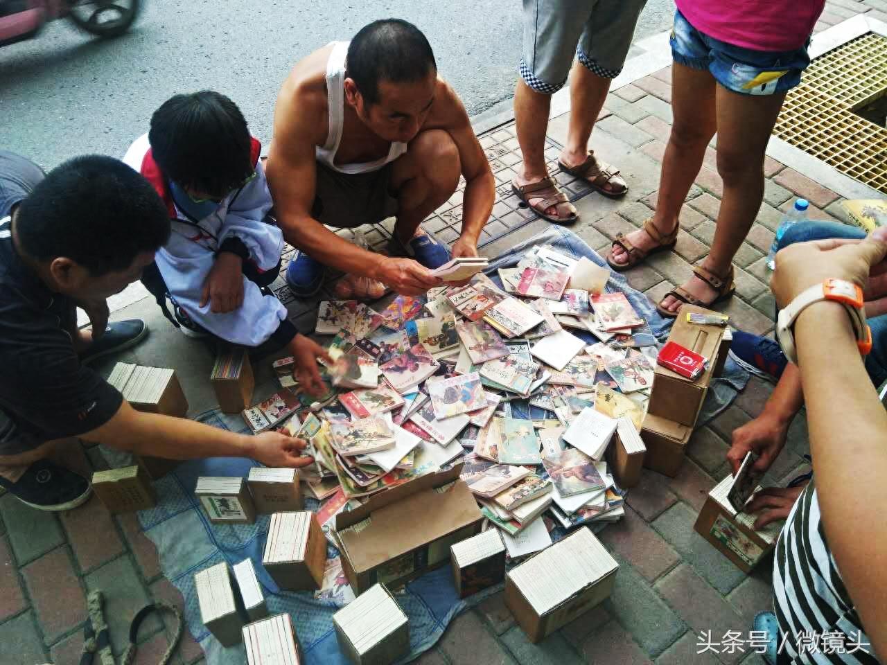 珍藏40年“小人书”惊现街头，价格飙升50倍疑似“盗版”