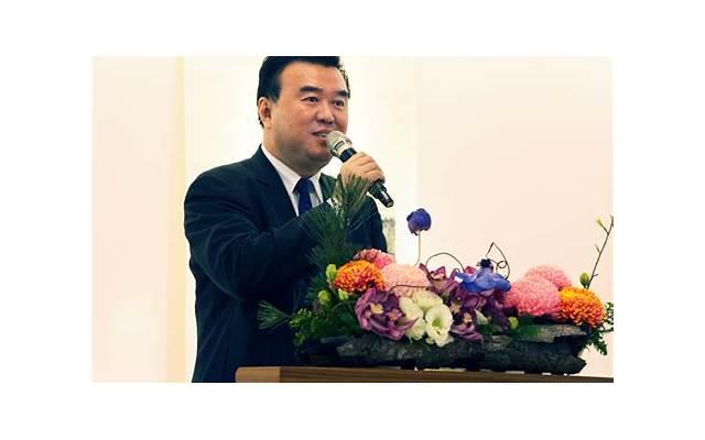 老婆出轨了我应该去找第三者吗，老婆出轨了，我要去找第三者吗？