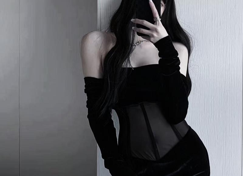 恋爱中的女人发的朋友圈