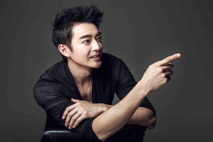 情伤改变性取向？和林志玲分手后，言承旭与男星同居5日疑出柜