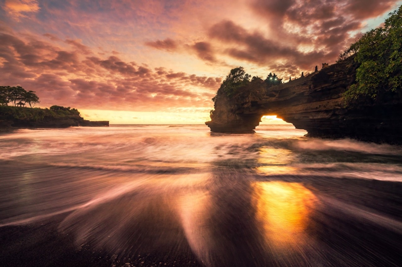 海神庙是巴厘岛最重要的海边庙宇之一,始建于16世纪