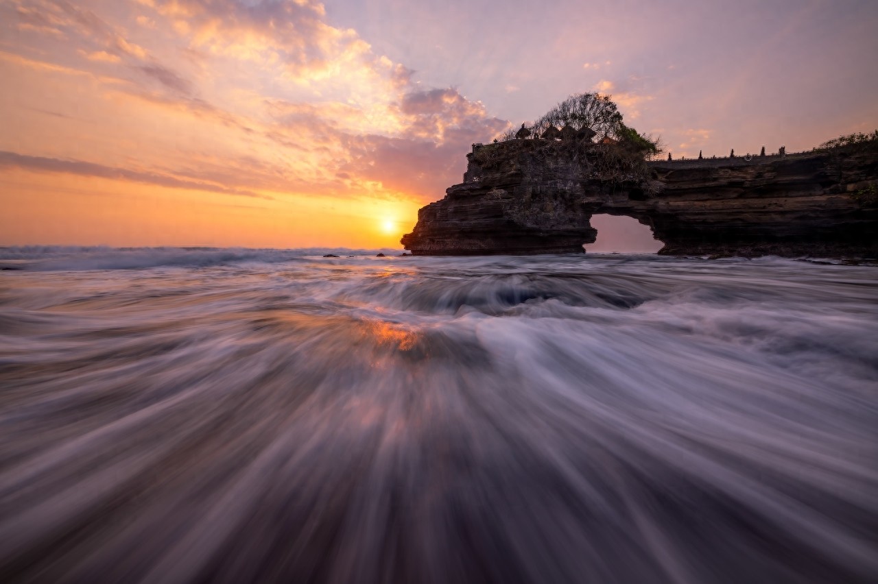 海神庙是巴厘岛最重要的海边庙宇之一,始建于16世纪