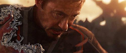 复联里的英雄为什么会被灭霸虐？看看他们的片酬吧！