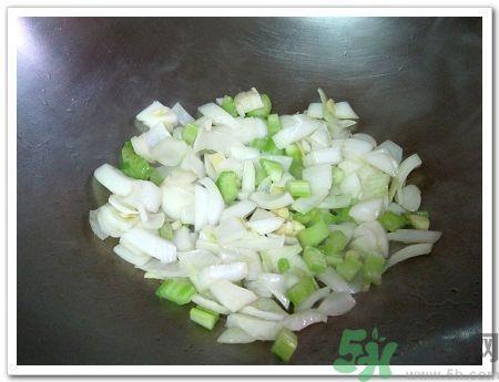 西兰花减肥餐怎么做 西兰花减肥食谱做法 西兰花减肥餐怎么做 西兰花减肥食谱做法