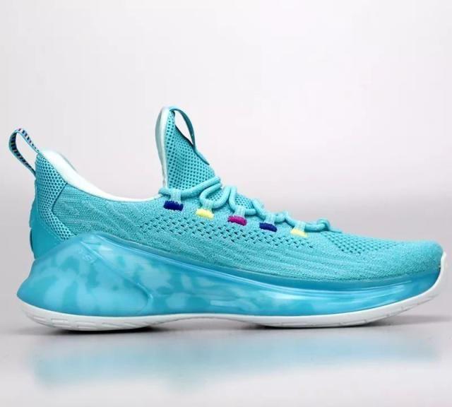 测评丨这双安踏KT4可以“自由呼吸”，但在球场却不能自由自在！