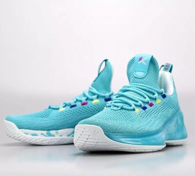 测评丨这双安踏KT4可以“自由呼吸”，但在球场却不能自由自在！