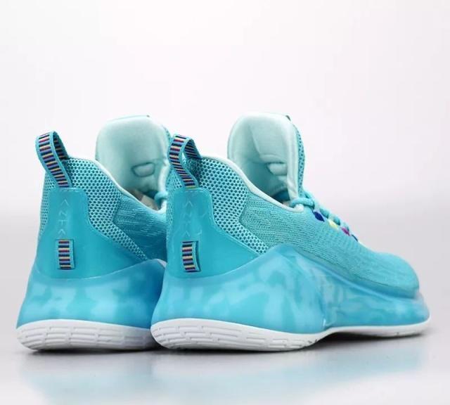 测评丨这双安踏KT4可以“自由呼吸”，但在球场却不能自由自在！