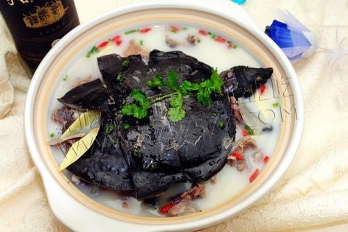 甲鱼汤的正宗做法(美味滋补的清炖甲鱼)(3)