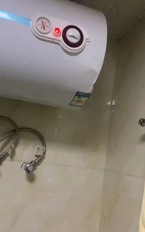 热水器管子漏水了怎么修用啥胶布