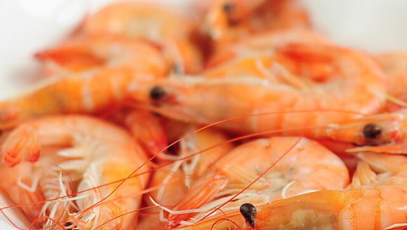 虾要煮多久才熟,大虾要煮多久才能熟图1