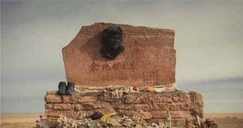 罗布泊双鱼玉佩复制人之谜(罗布泊之谜37年前彭加木为何神秘失踪双鱼玉佩又到底是什么)(2)