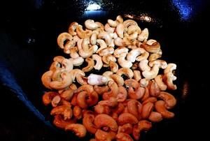 怎么炒腰果不糊,腰果怎么炒才好吃图6